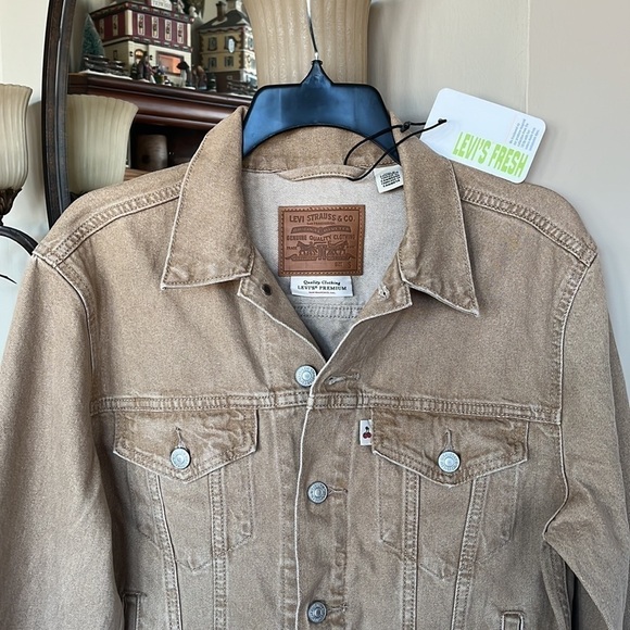 Brand New Levi's Fresh Produce Sustainable Dyes Cherry Neutral Jean Jacket - Picture 3 of 13